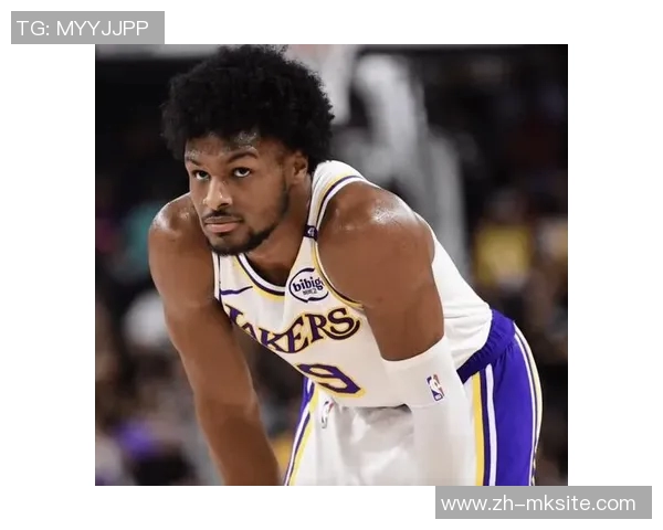 湖人记者称布朗尼受欢迎且熟悉更衣室文化展现良好素养